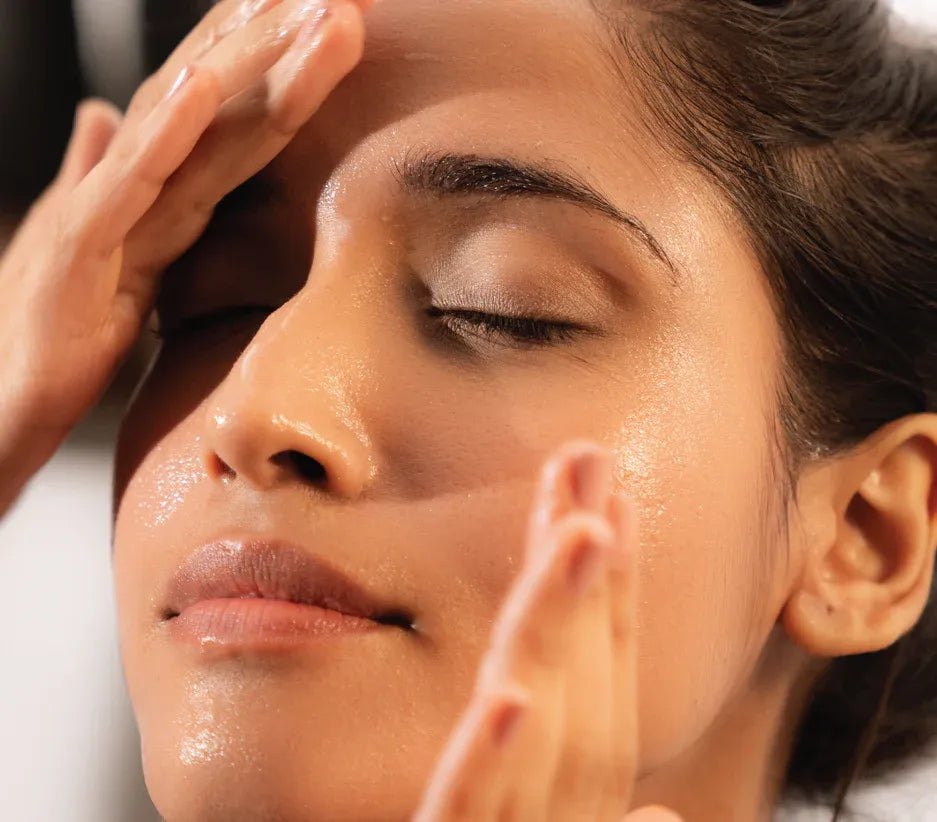 A tube of effective pimple reduce cream designed for oily skin, promoting clear and healthy complexion.